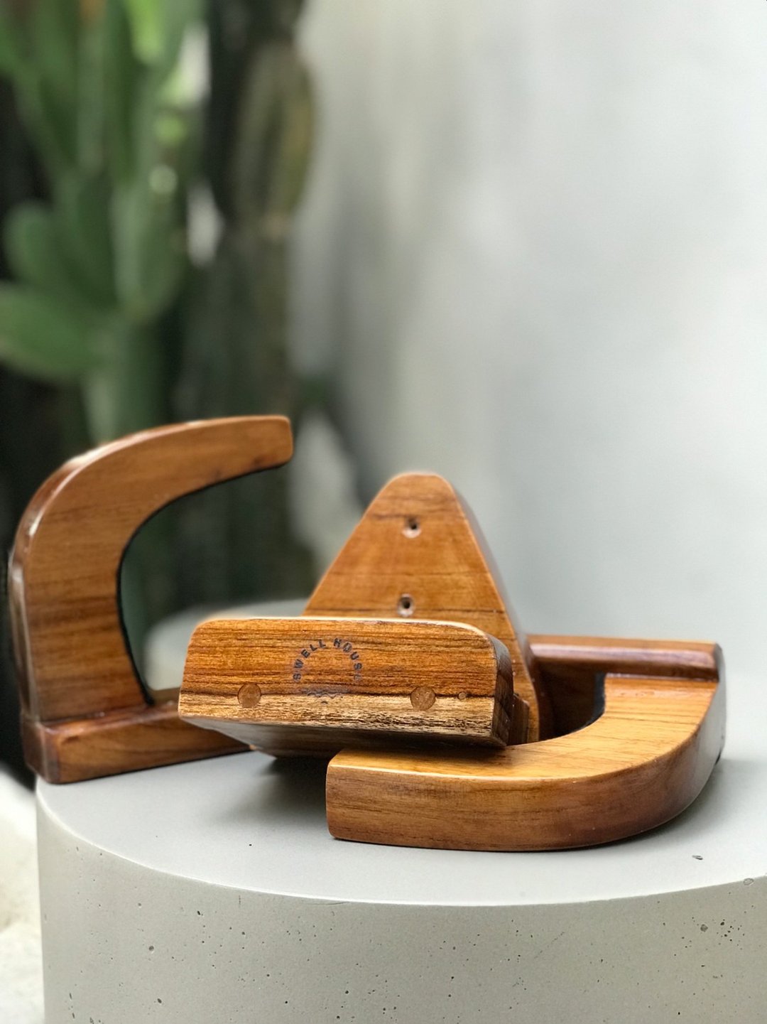 WOODEN VERTICAL SURF RACK TEAK WOOD SURF BOARD WALL MOUTH  STORAGE DECOC - 衣架/挂勾 - 木头 蓝色