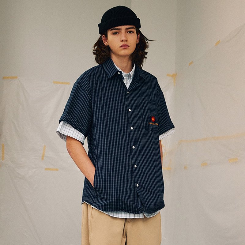 MOKACME VIBE 22SS 春夏定织格纹刺绣city boy插袋衬衫短袖  两色 - 男装衬衫 - 棉．麻 蓝色
