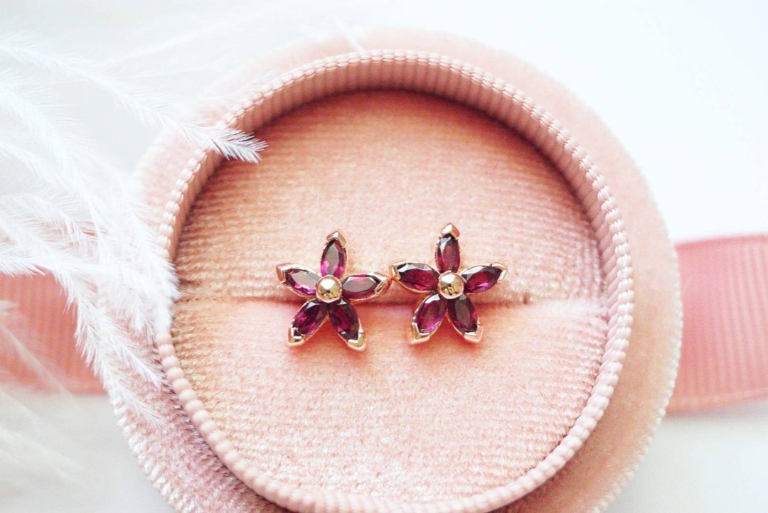 Stud Earrings Natural Rhodolite Garnet Silver, stud earrings - 耳环/耳夹 - 纯银 紫色