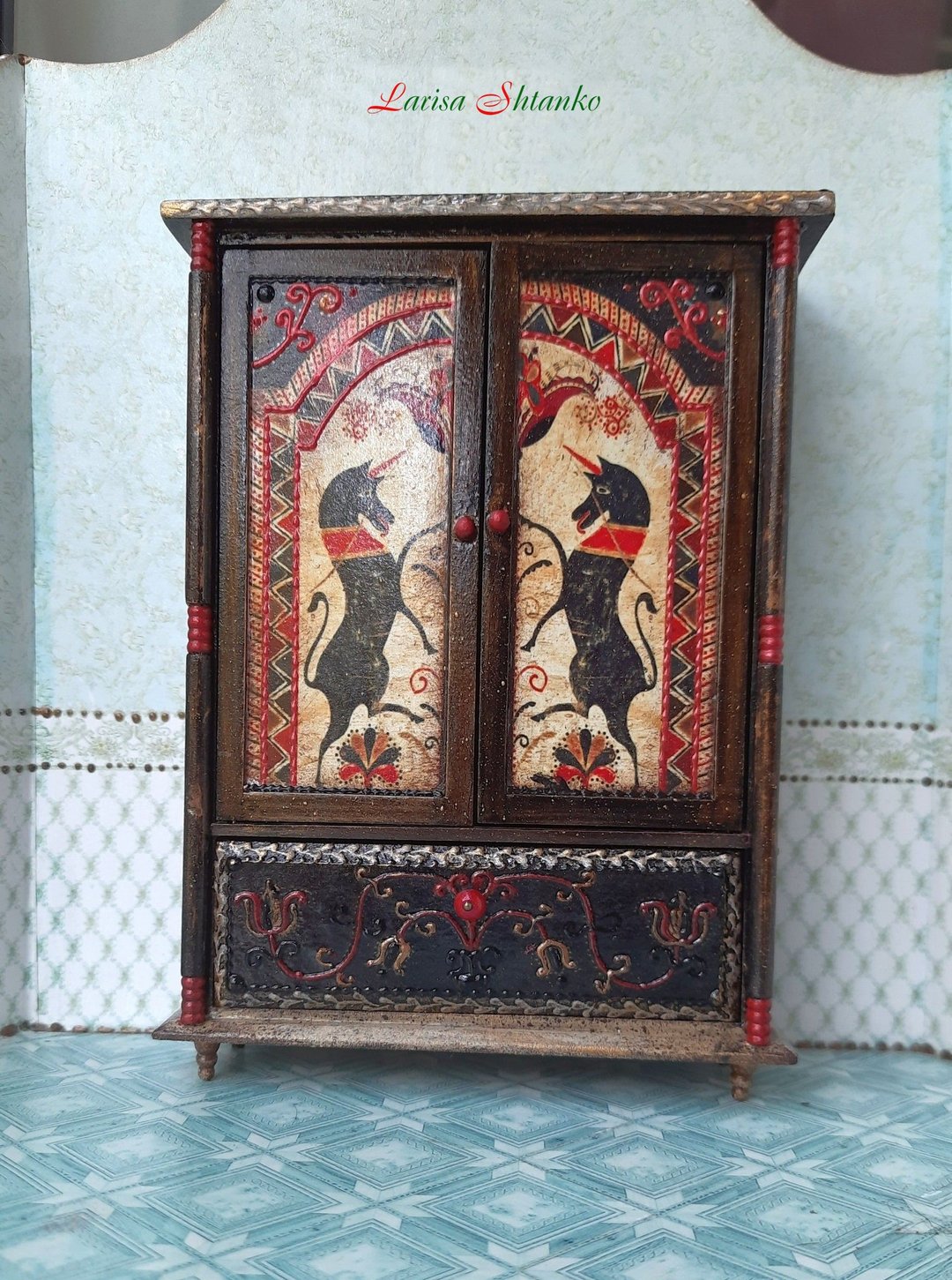 1:12 Scale. Wardrobe. Hand painted. Dollhouse miniature #6 - 玩偶/公仔 - 木头 