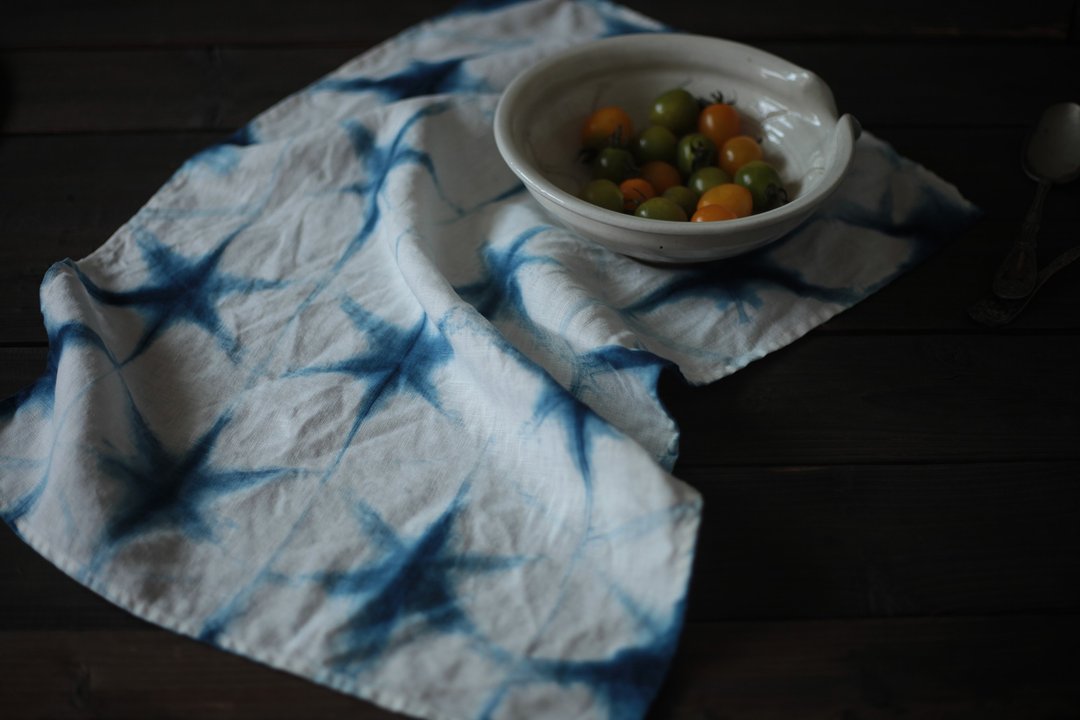 扎染星星图案餐布 蓝染亚麻桌巾 草木染餐桌垫 植物染隔热垫 - 餐垫/桌巾 - 棉 白色