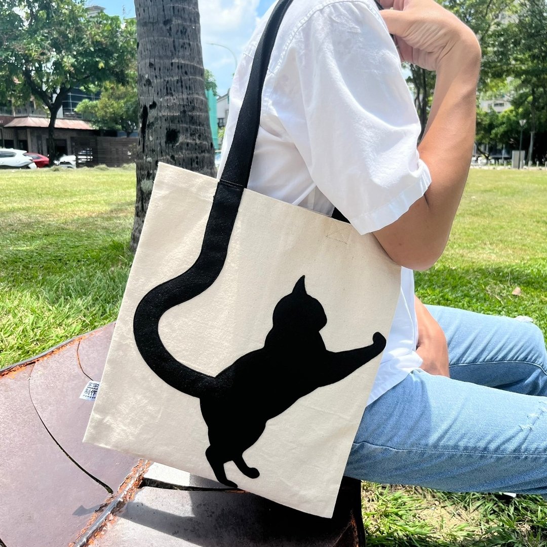 【猫猫不是印刷】爬墙猫猫, 帆布袋 - 侧背包/斜挎包 - 棉 白色