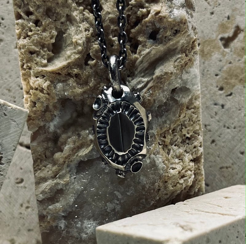 陨共坠饰 - 吊饰 - 银 