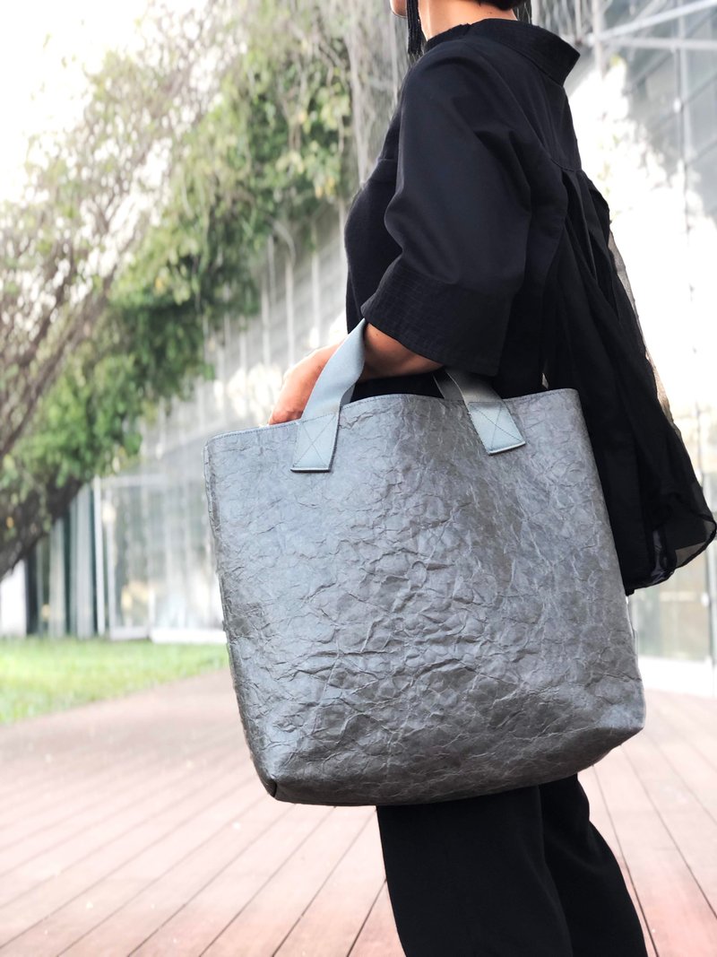 【东京直送】特殊材质环保托特包 olive gray / M - 手提包/手提袋 - 防水材质 绿色
