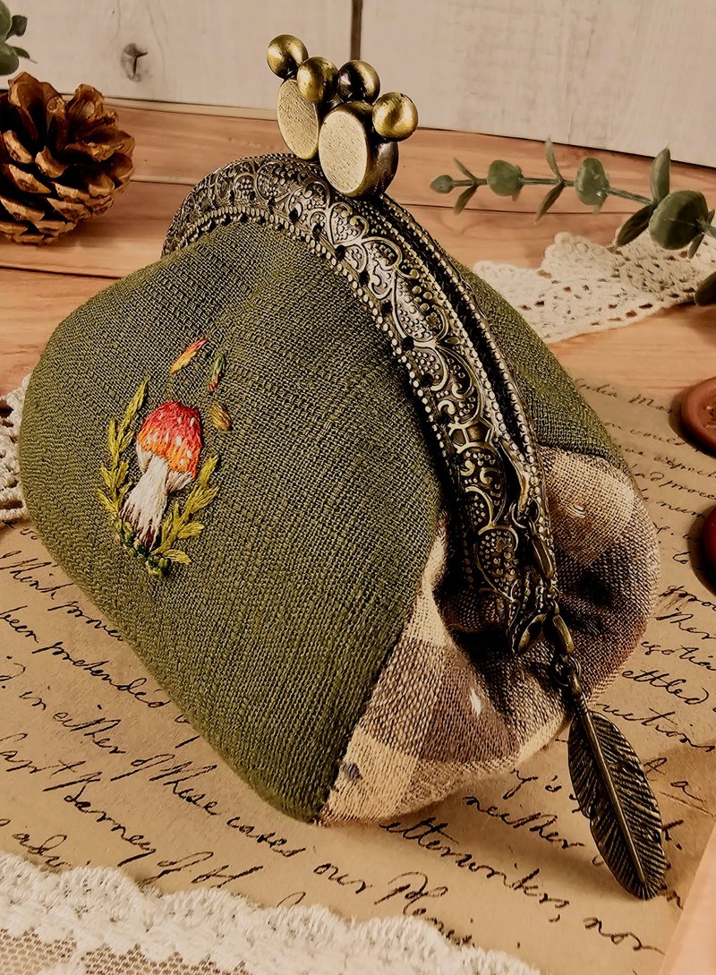 蘑菇刺绣口金包no.6 - 零钱包 - 棉．麻 绿色