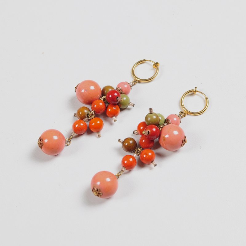 【蛋植物古着】山椒果实塑料耳夹古董耳环 - 耳环/耳夹 - 其他人造纤维 