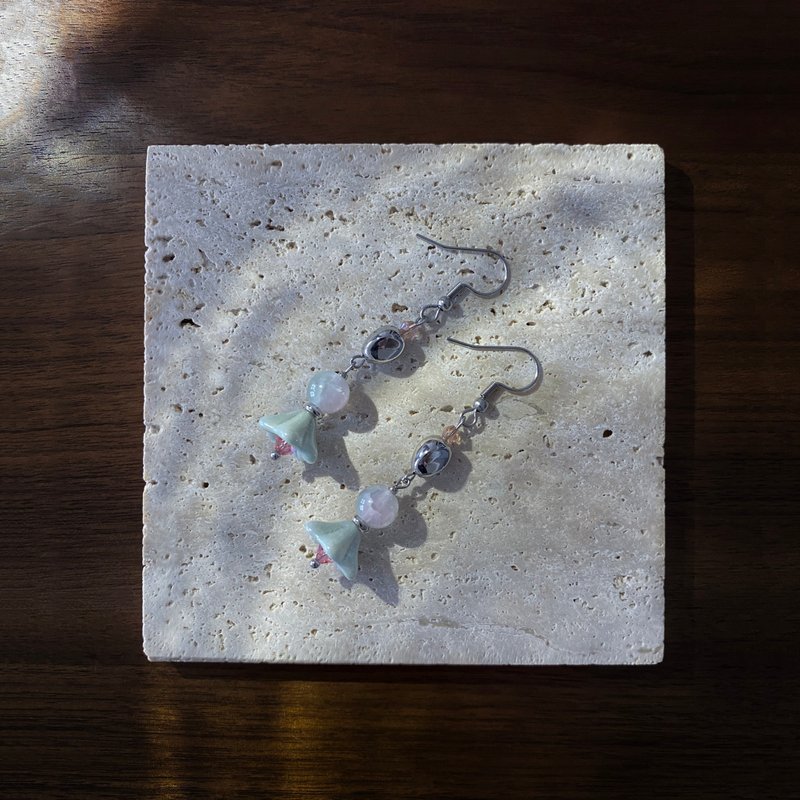 Atelier Pluton实验序号 | PL372 - 耳环/耳夹 - 玻璃 绿色