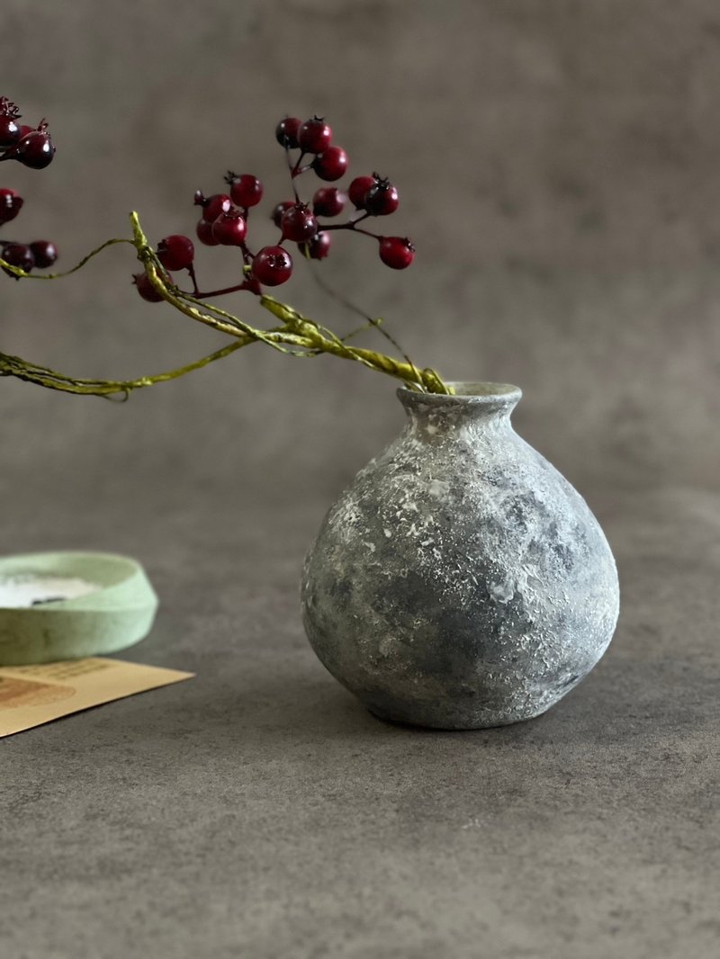 花器/桌上型摆件/灰圆陶瓷/交换礼物/植物 - 花瓶/陶器 - 陶 
