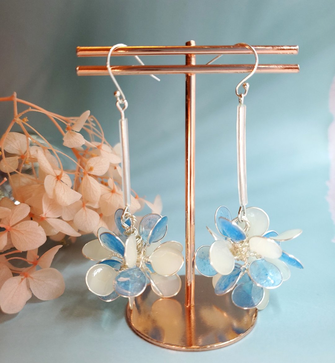 球形造花液树脂耳环 夏日泡泡 水晶花饰品 - 耳环/耳夹 - 树脂 多色