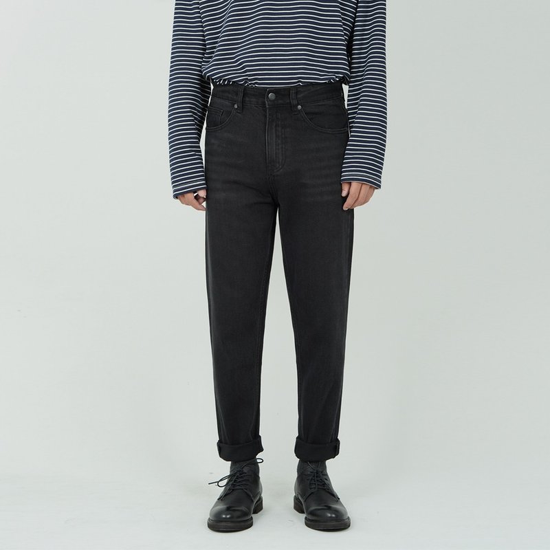 利落剪裁水洗牛仔裤秋冬男士中腰黑色单宁宽松小脚口实用休闲长裤 - 男士长裤 - 棉．麻 黑色