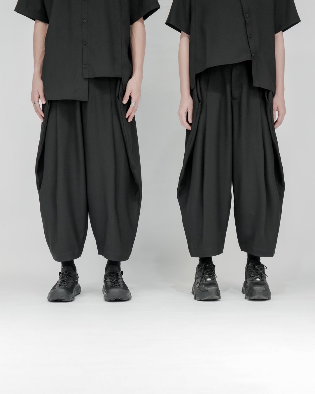 MUKK DESIGN 尖角造型口袋九分裤 - 男士长裤 - 聚酯纤维 黑色