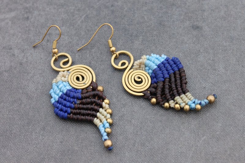 水晶耳环串珠编织翼角蓝天柔和 - 耳环/耳夹 - 棉．麻 蓝色