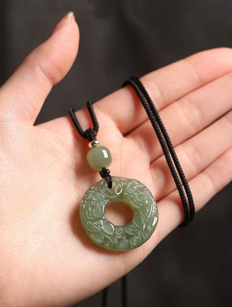 【貔貅平安扣】天然和田玉吊坠项链男女款湖水绿双貔貅玉坠 - 项链 - 玉石 绿色