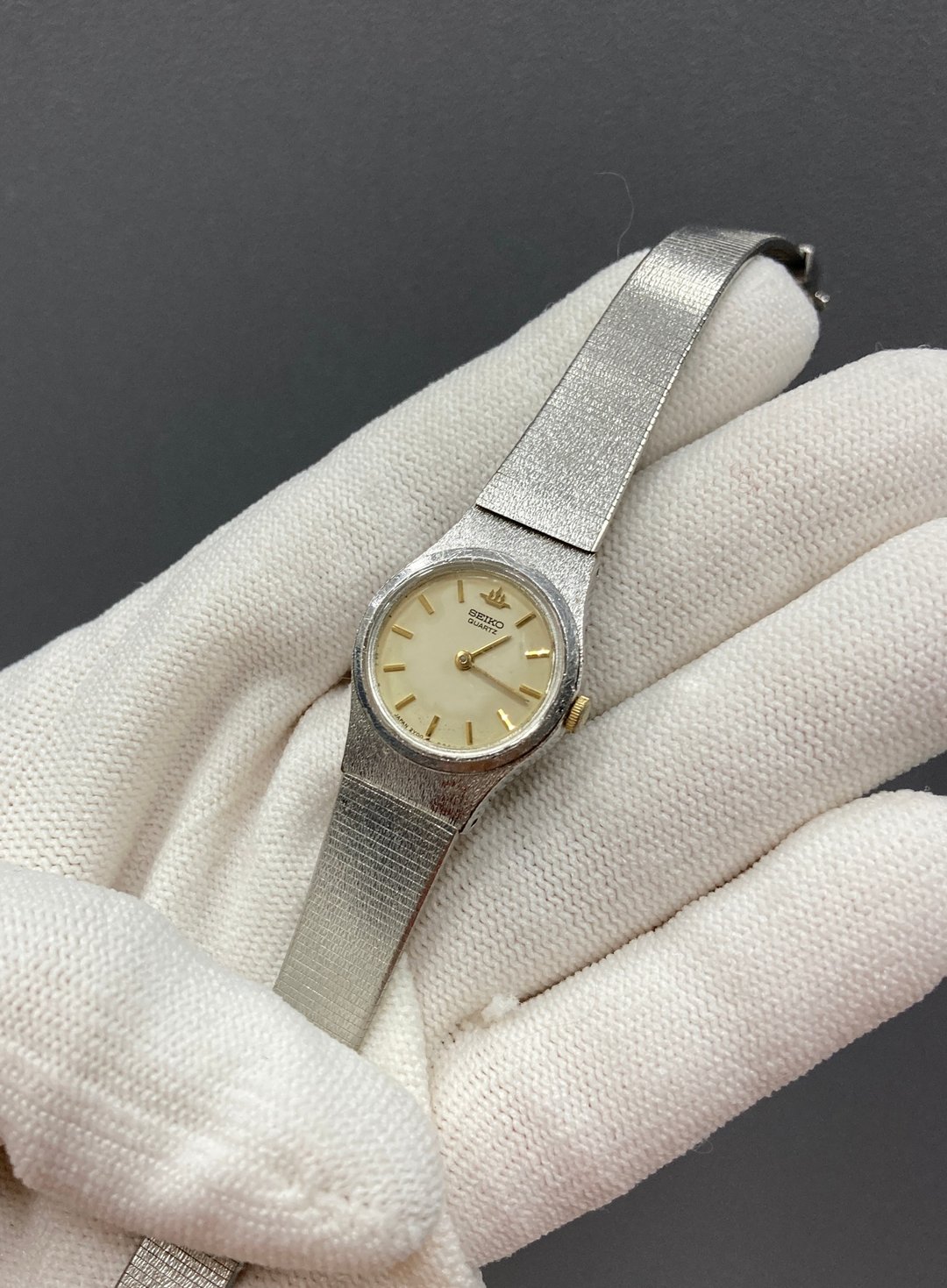 SEIKO 银色圆形 日本机芯 手工表带 古董表 vintage - 女表 - 其他金属 银色