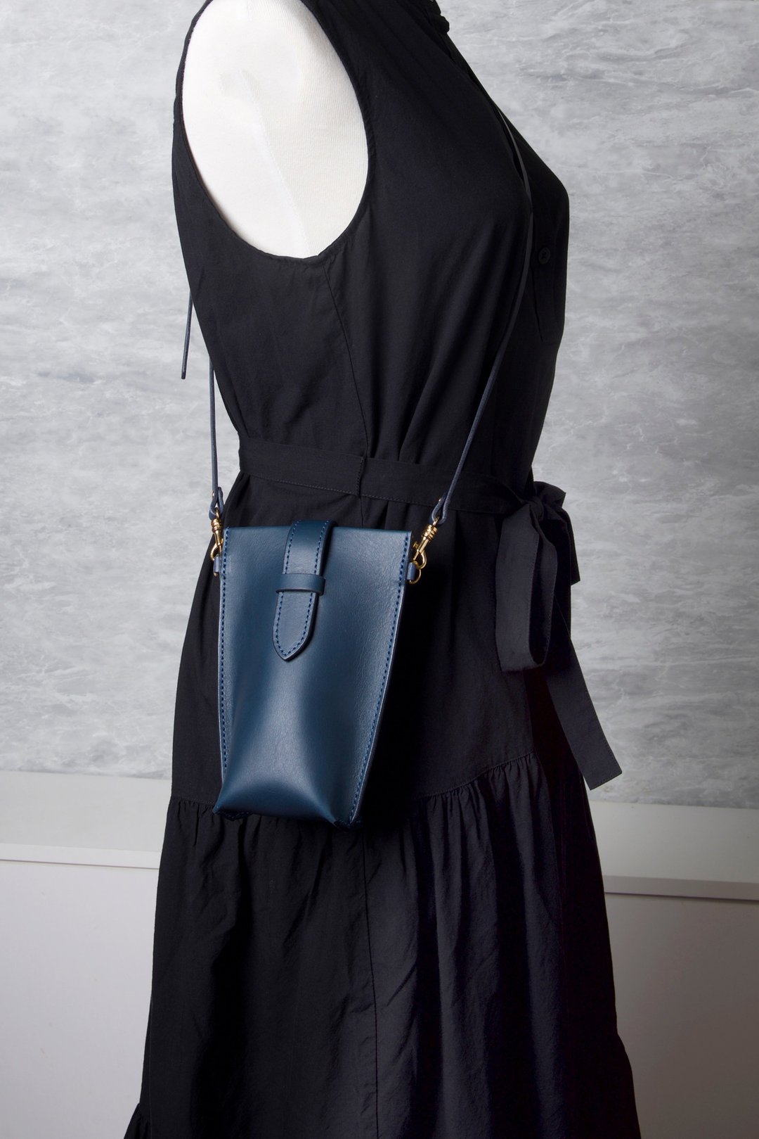 斜背手机包 Phone Cross Body Bag / 蓝 Blue - 手机壳/手机套 - 真皮 蓝色