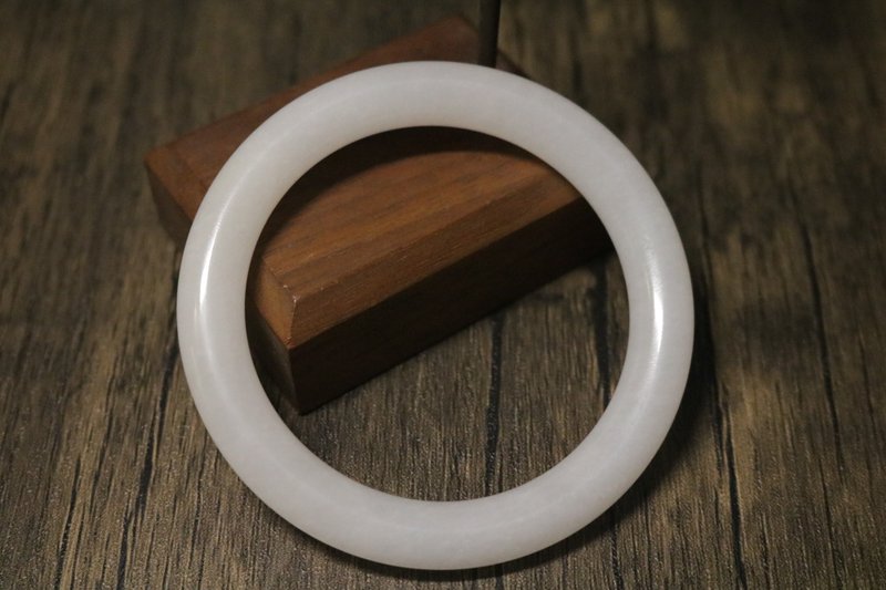 白玉手镯羊脂白玉手环天然石手链 - 手链/手环 - 玉石 白色