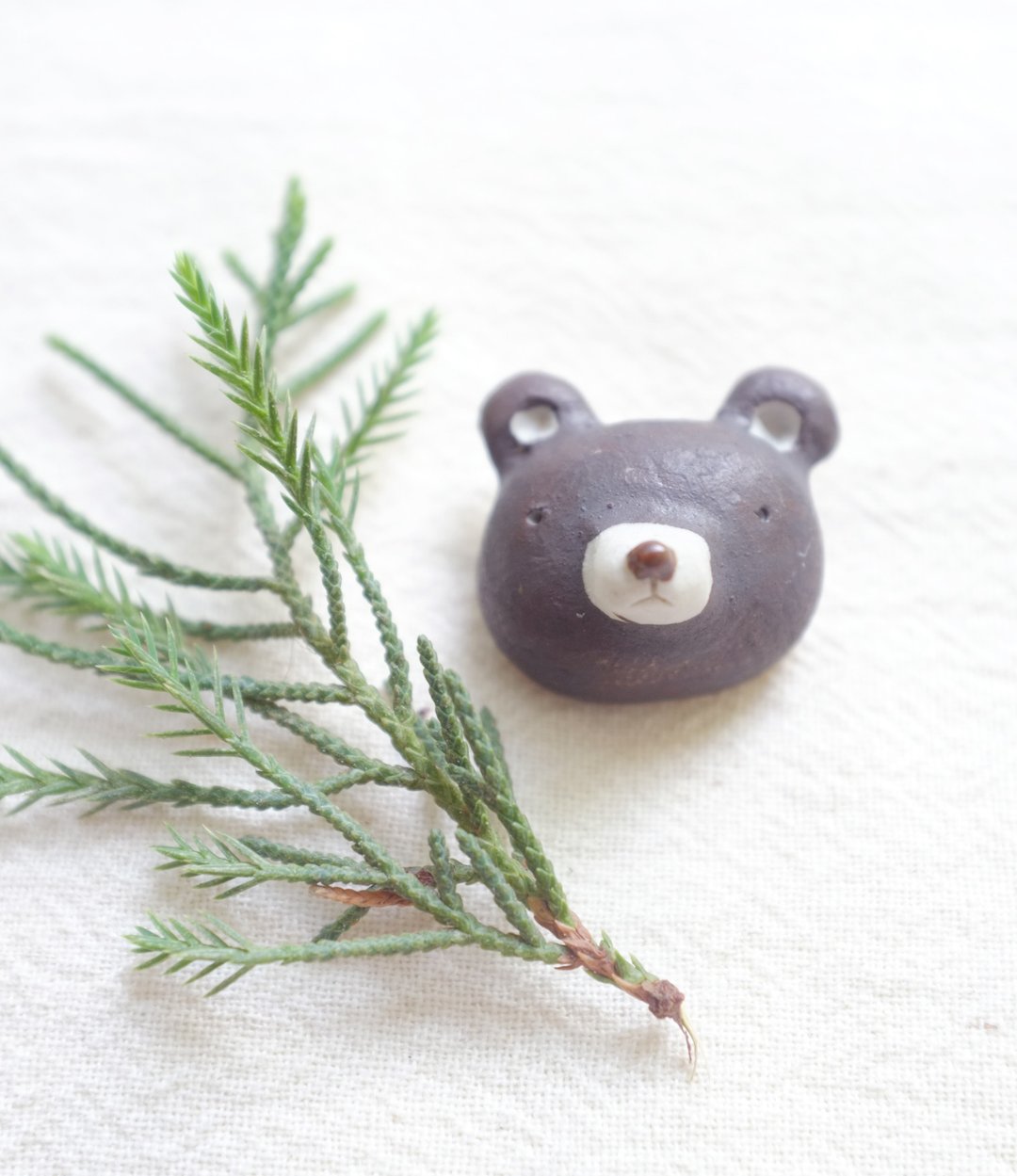 ceramic brooch - 胸针 - 陶 咖啡色