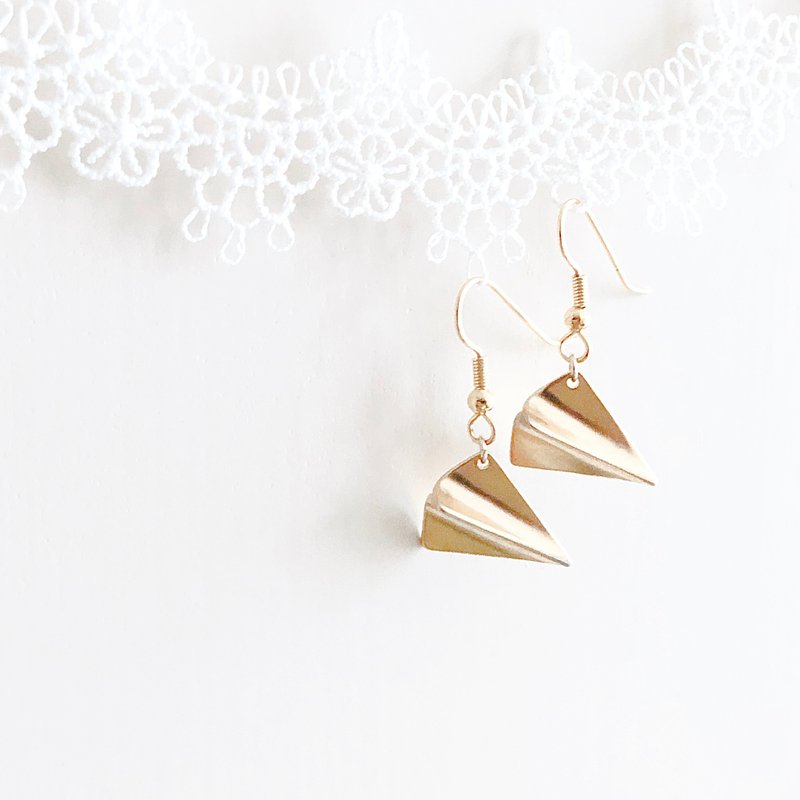 金飞机。纸飞机 垂坠耳环 Golden。Paper Airplane Earrings - 耳环/耳夹 - 其他金属 金色