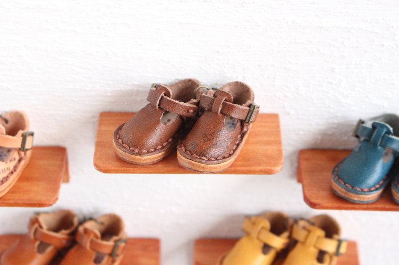 Genuine Leather Miniature Shoe Necklace and Charm Chocolate - 吊饰 - 真皮 咖啡色