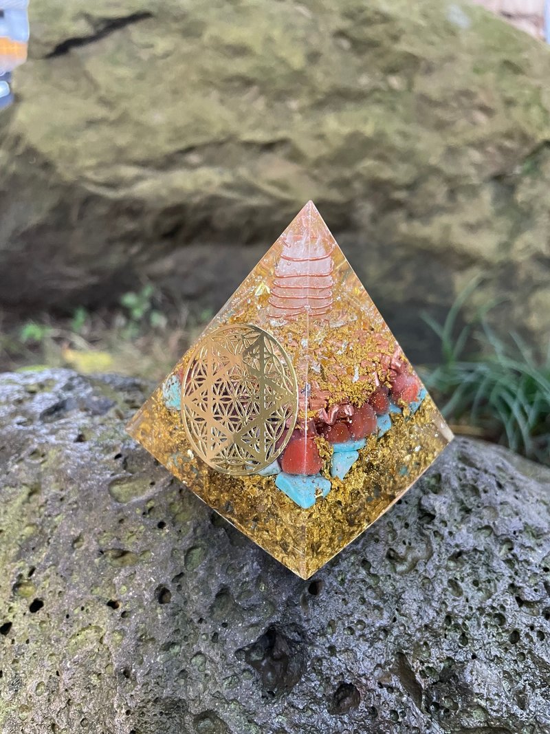(南红玛瑙+绿松石)奥根塔/奥根能量塔/奥钢塔/6CM/Orgonite - 摆饰 - 树脂 