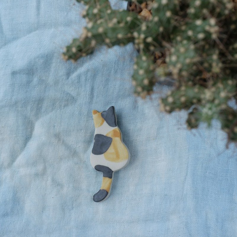 cat ceramic brooch - 胸针 - 瓷 咖啡色