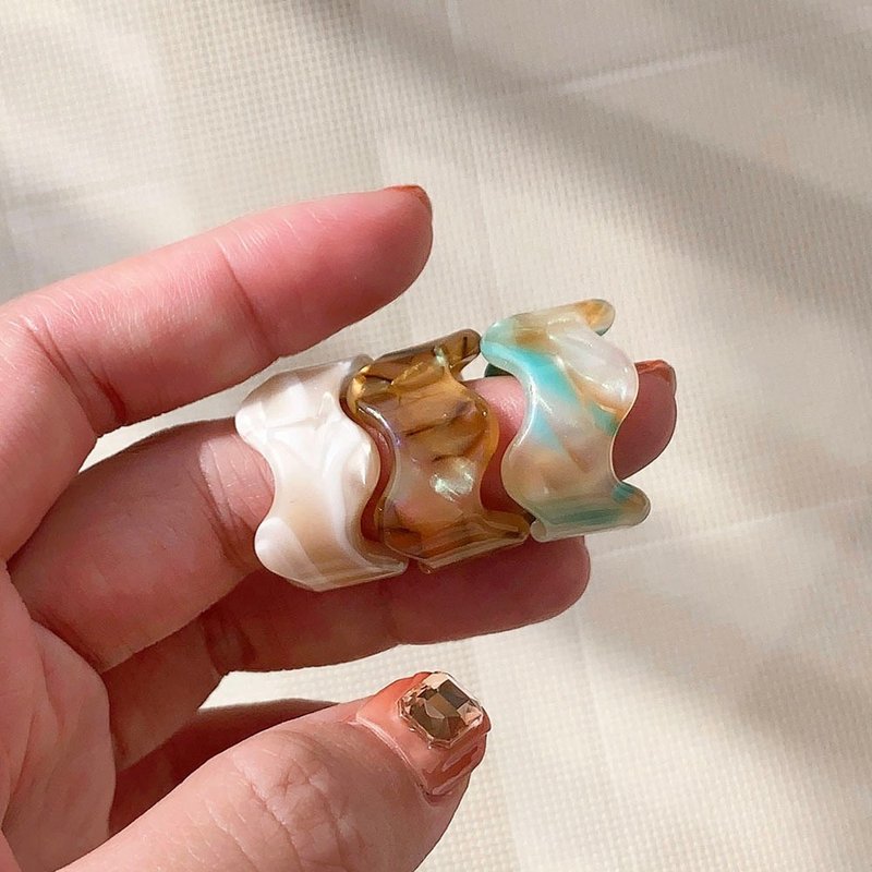 不规则晕染压克力波浪戒指 Big wave Ring - 戒指 - 压克力 多色