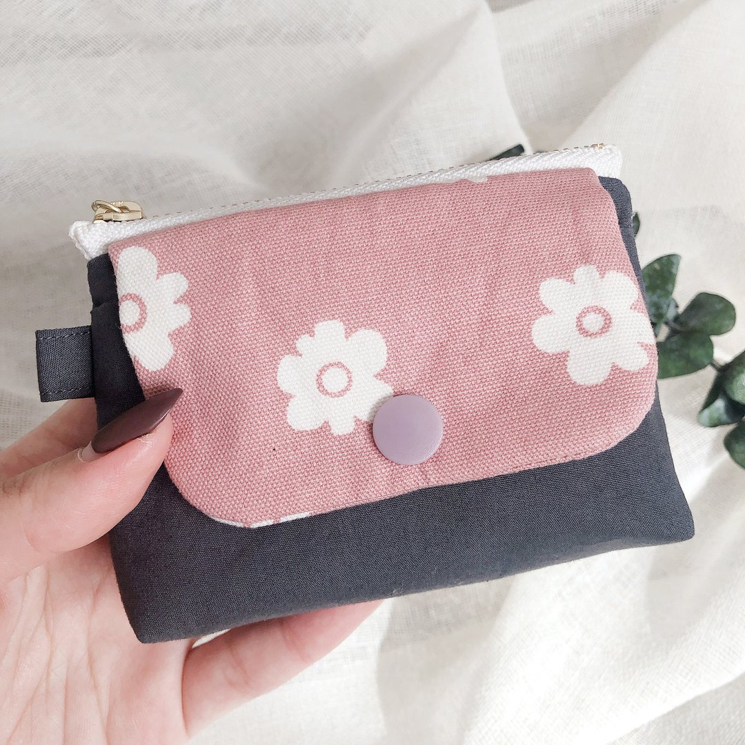 Coin purse Pouch Card holder For key holders and earphone holders - 零钱包 - 棉．麻 粉红色