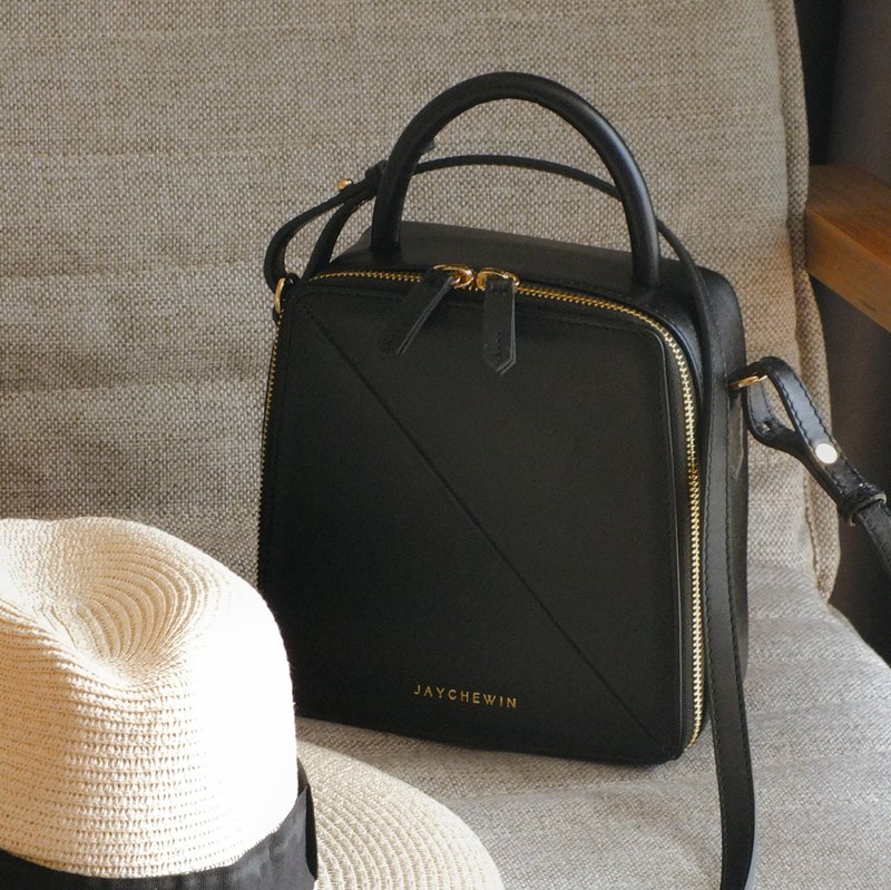 Butter Cross-body Bag 斜背包 - Charcoal Black  手提包 - 手提包/手提袋 - 真皮 黑色
