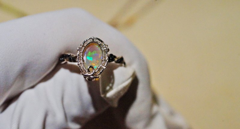 纯手工银绕线非洲欧泊黑尖晶戒开口指 - 戒指 - 宝石 多色