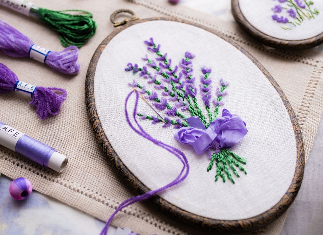 Lavender flower embroidery production kit For those who want to embroider firmly with a large frame - 编织/刺绣/羊毛毡/裁缝 - 绣线 紫色