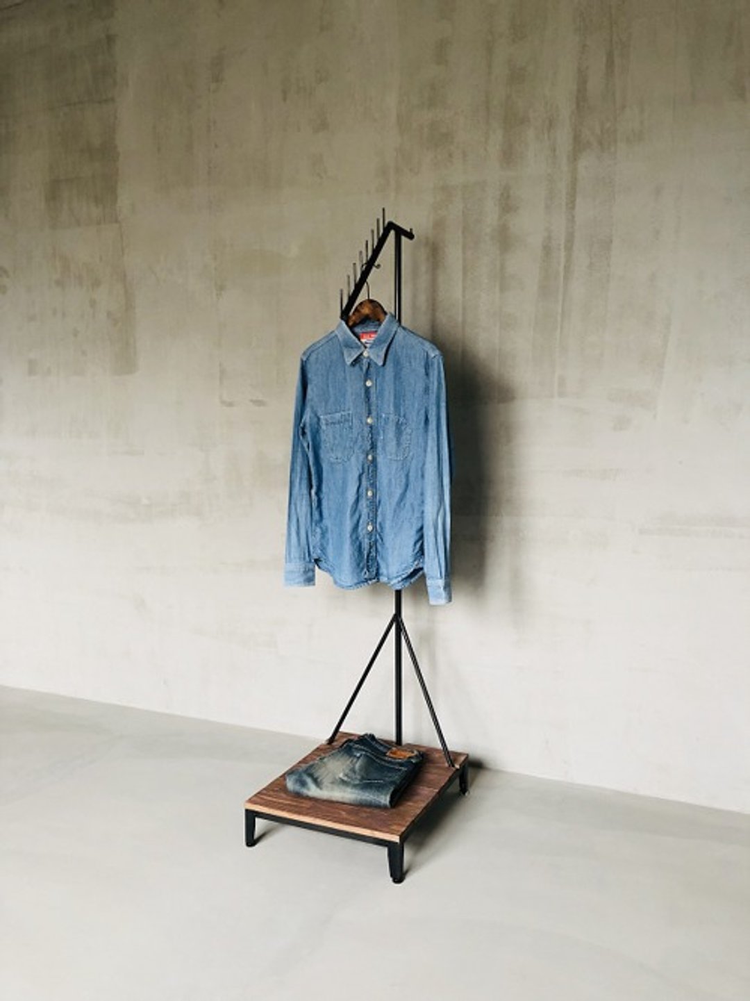 Limited MNMM Hanger Rack Iron Industrial Display Rack Storage Iron Furniture - 摆饰 - 木头 
