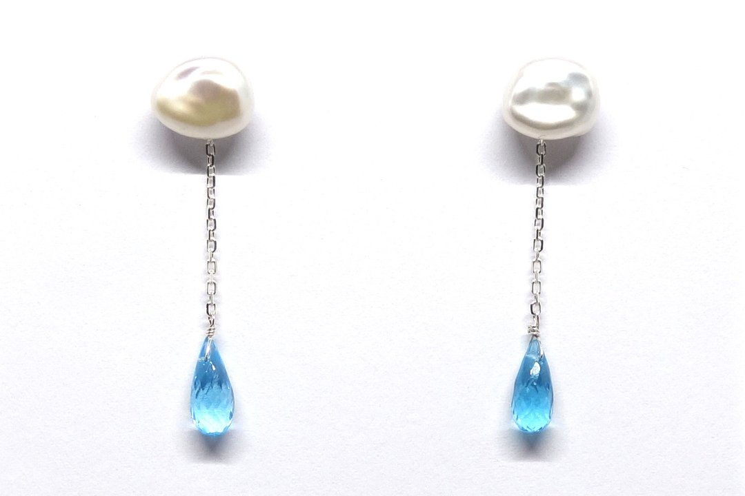 SV925 cloud pearl & blue topaz earrings【Pio by Parakee】下雨天  托帕石 - 耳环/耳夹 - 宝石 蓝色