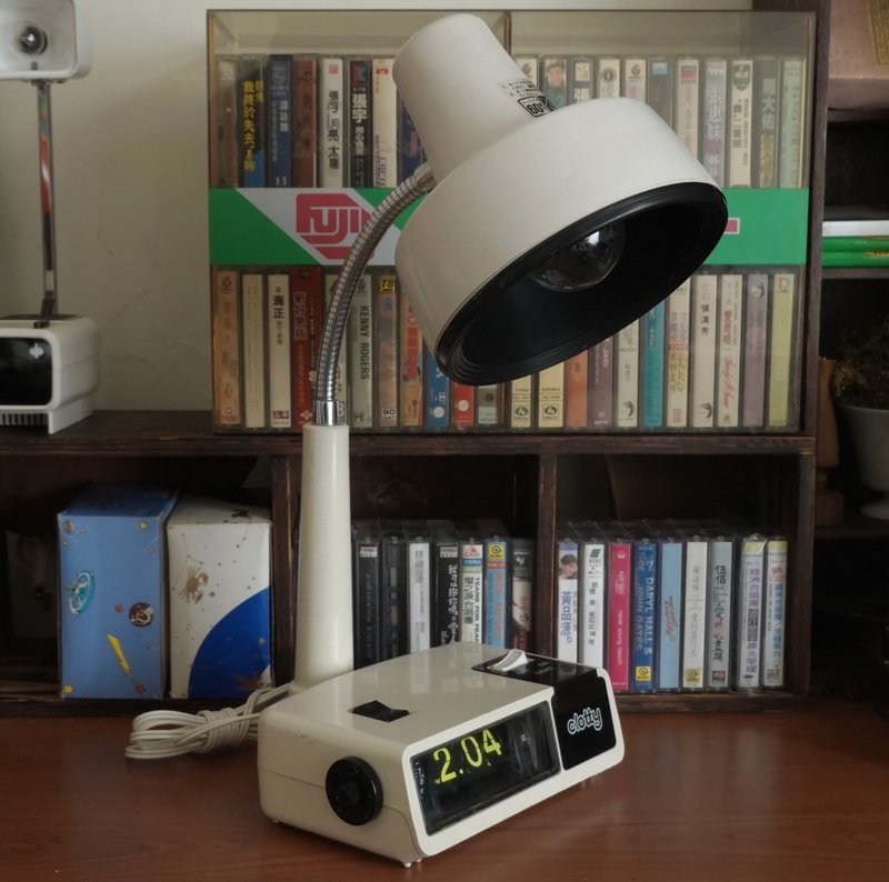 日本 昭和 东芝 Clotty 白色 翻页钟 桌灯 复古 夜灯 时钟 摆饰 - 时钟/闹钟 - 其他材质 白色