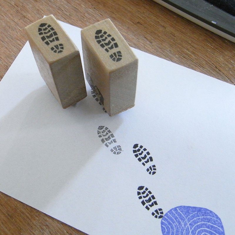Handmade rubber stamp Footsteps of  shoes - 印章/印台 - 橡胶 卡其色