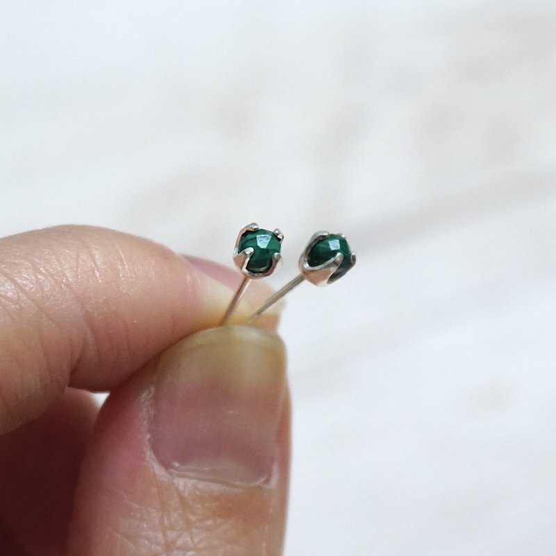 ll 孔雀石纯银耳骨针 ll 3mm 孔雀石纯银耳针 ER-00022 - 耳环/耳夹 - 纯银 绿色