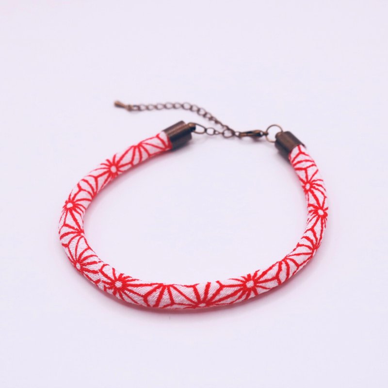 日本手作 赤白和风缩缅细款手链 - 手链/手环 - 棉．麻 红色