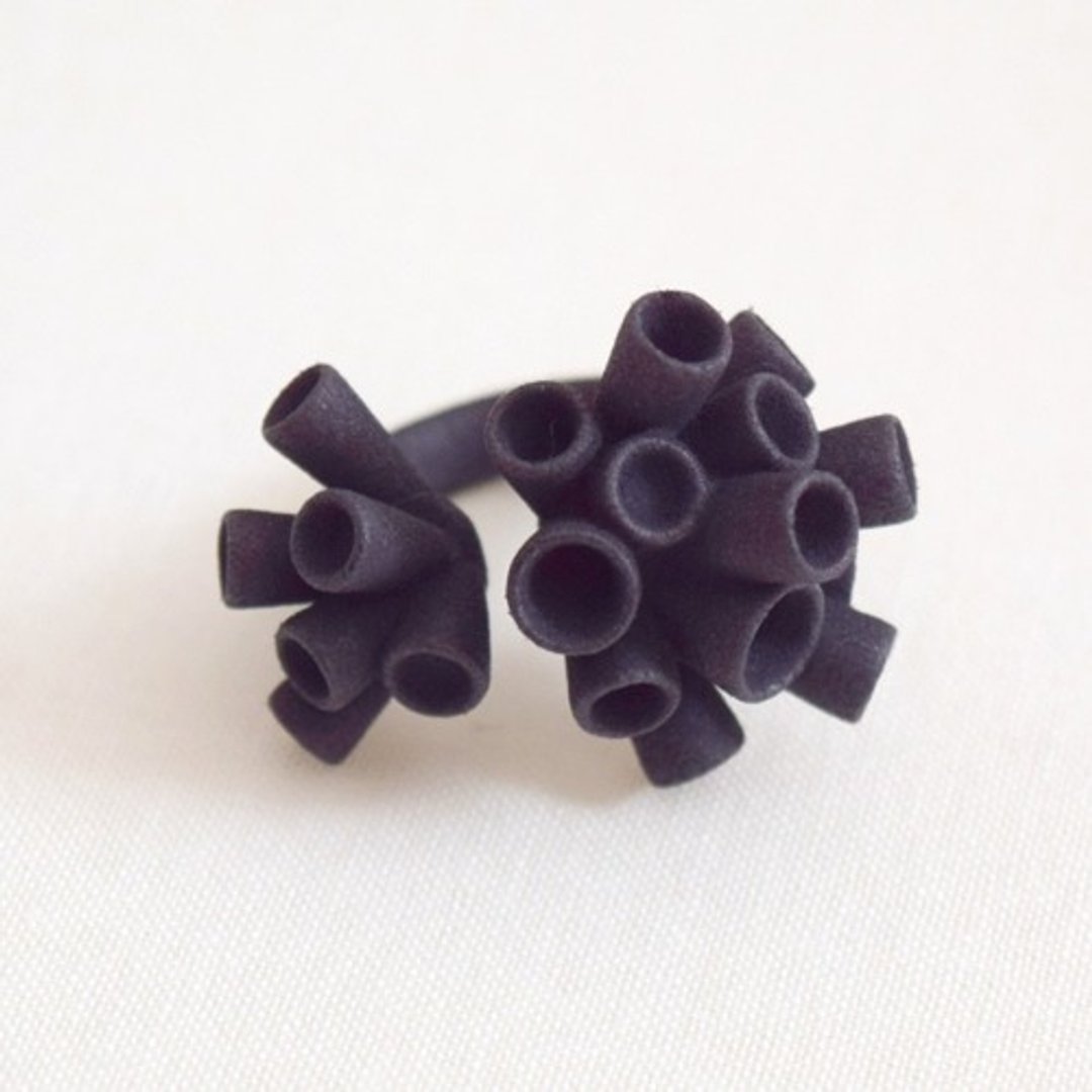 Leaf black ring No. 11 - 戒指 - 塑料 