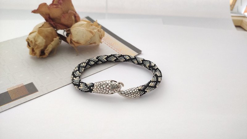 Snake bracelet Silver gray Ouroboros bracelet Animal bracelet Gray beaded - 手链/手环 - 其他材质 多色