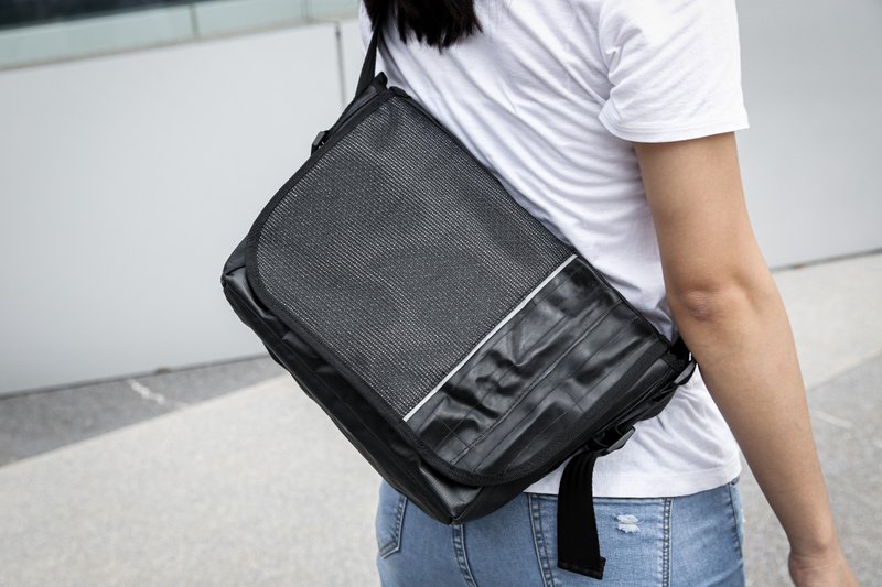 ReTube 单车内胎编织邮差包 - 侧背包/斜挎包 - 其他材质 黑色