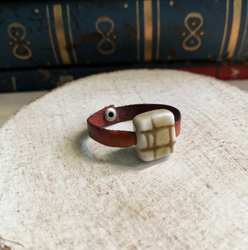 戒指 日本白瓷 自然釉色 无限看不腻色调 真皮革 设计等级 - 戒指 - 瓷 