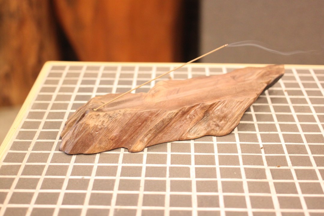 【送礼好物】硬木 卧香座 奇木香插 孤品 三峡日月坊出品 - 香薰/精油/线香 - 木头 