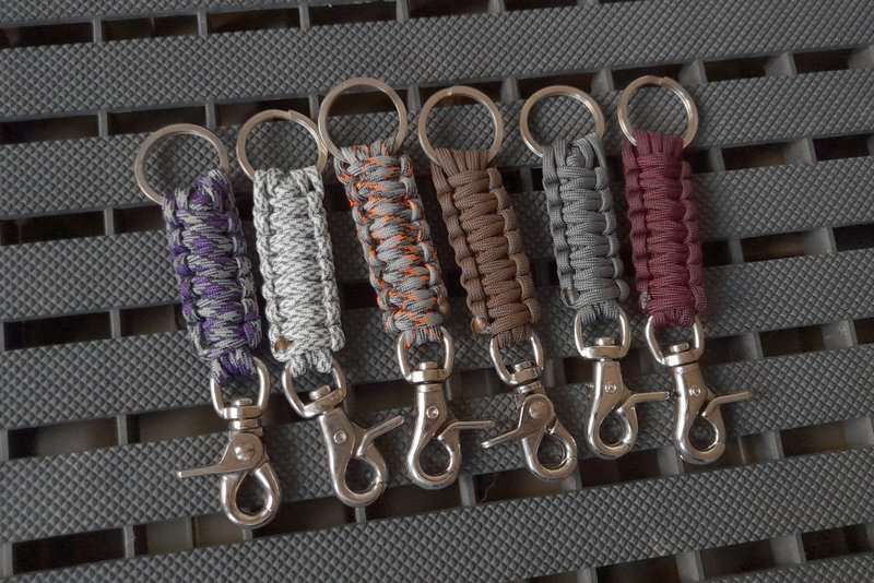 【开学必备】 美国伞绳手工编织钥匙扣 / 无印银色钥匙圈压扣款 - 钥匙链/钥匙包 - 尼龙 多色