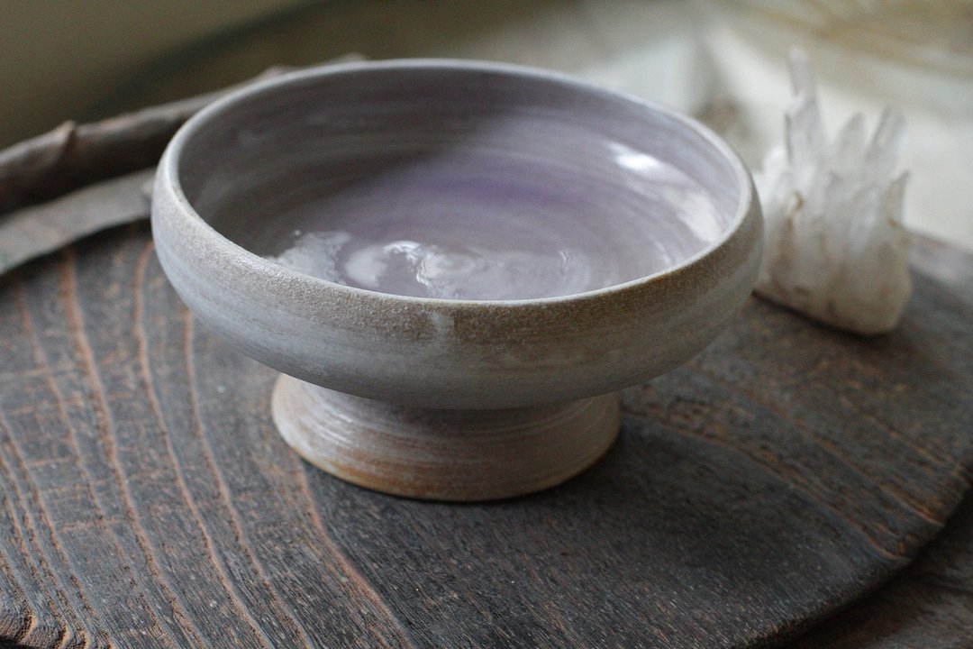 手工制淡雅紫高脚烛台/点心台/矿石台/壶承/花器 - 蜡烛/烛台 - 陶 紫色