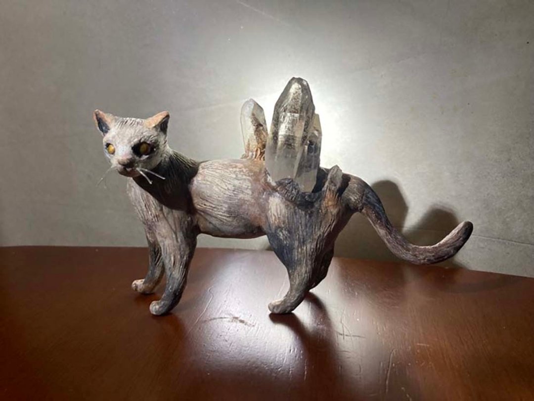 水晶猫 cat with Natural Crystal Handmade art doll (已售出) - 玩偶/公仔 - 水晶 灰色
