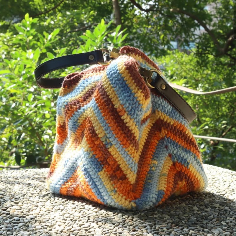 编织手工包 千层山形包 - 手提包/手提袋 - 聚酯纤维 