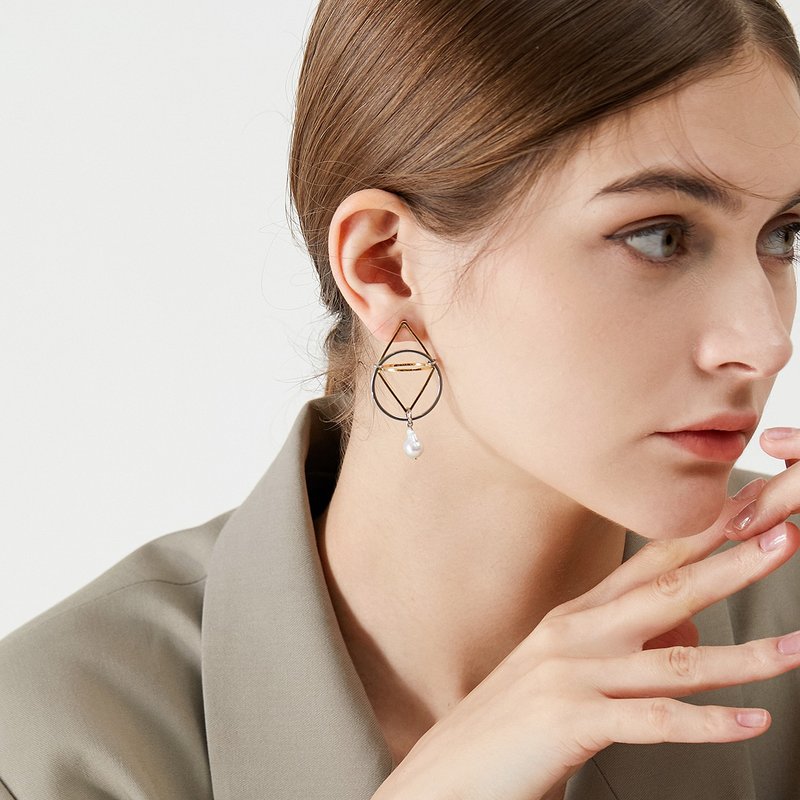 Aura 双色立体珍珠耳环 - 耳环/耳夹 - 珍珠 