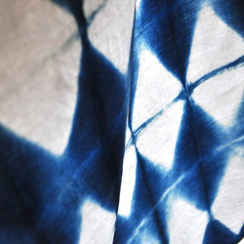 【岁时记】草木染纯棉多功能方巾 风吕敷 風呂敷 手帕 菱格纹 - 丝巾 - 棉．麻 蓝色