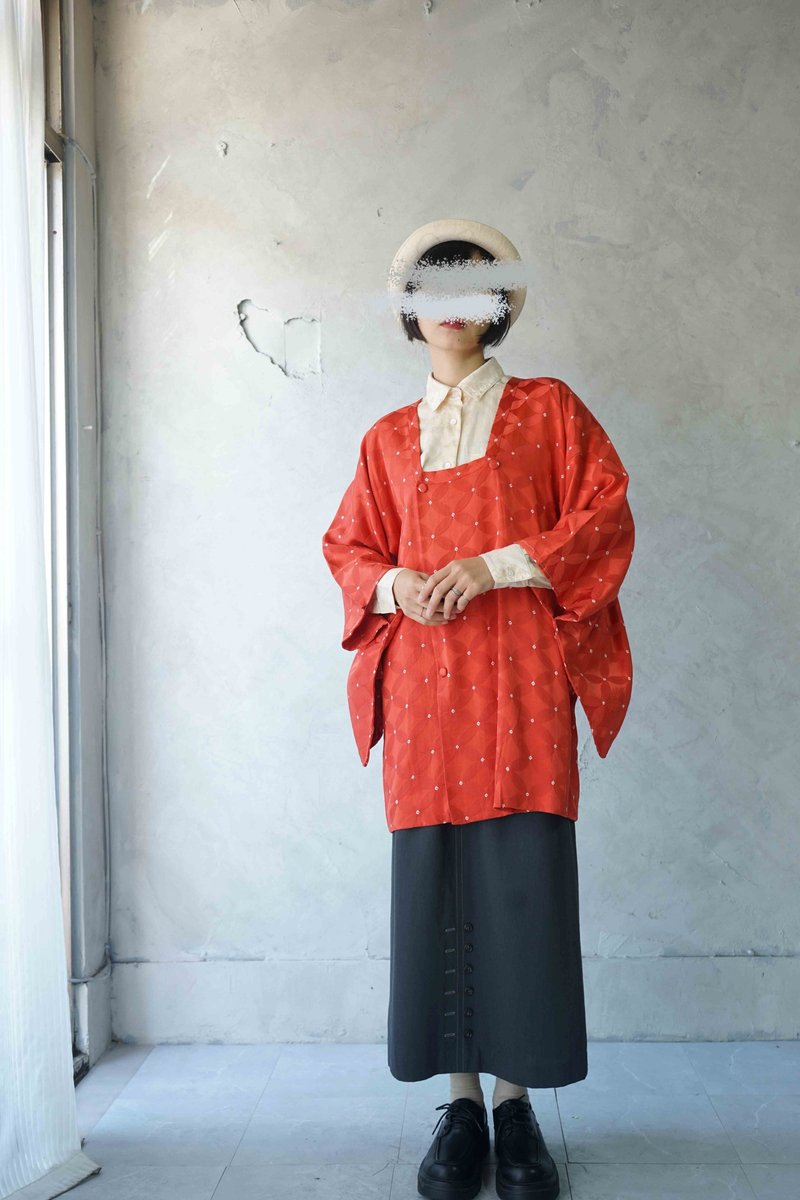 寻宝古着-传统图纹七宝纹红色质感绢料织纹日本道行罩衫/羽织和服 - 女装休闲/机能外套 - 丝．绢 红色