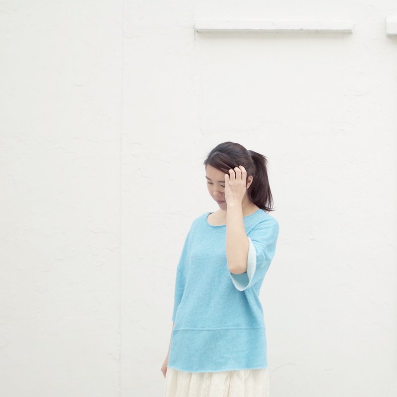 不收边宽上衣-粉蓝 - 女装 T 恤 - 棉．麻 蓝色