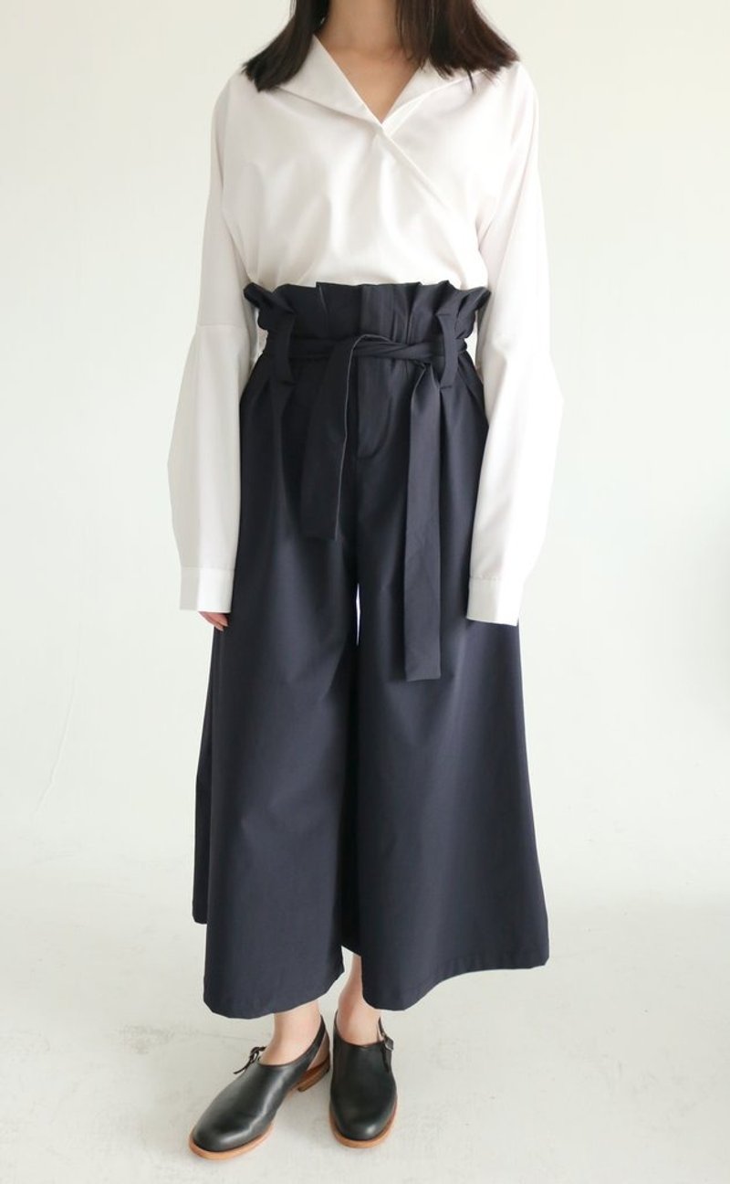 Franco Culottes 棉质束腰式深蓝宽裤　25腰出清 有卡其色跟深蓝色 - 女装长裤 - 棉．麻 卡其色